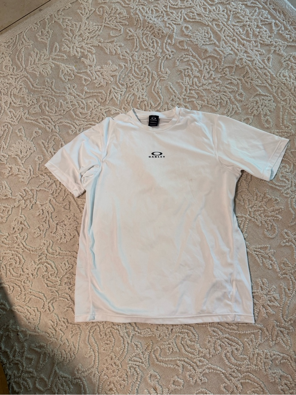 Oakley White Short Sleeve thick Crew T-Shirt with Center Logo